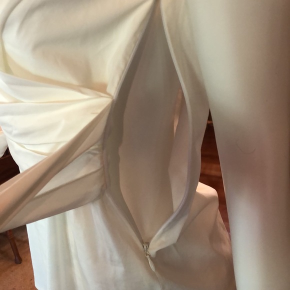 BCBGMAXAZRIA White puff sleeve v neck tie in back dress shirt women’s si… - Picture 16 of 16